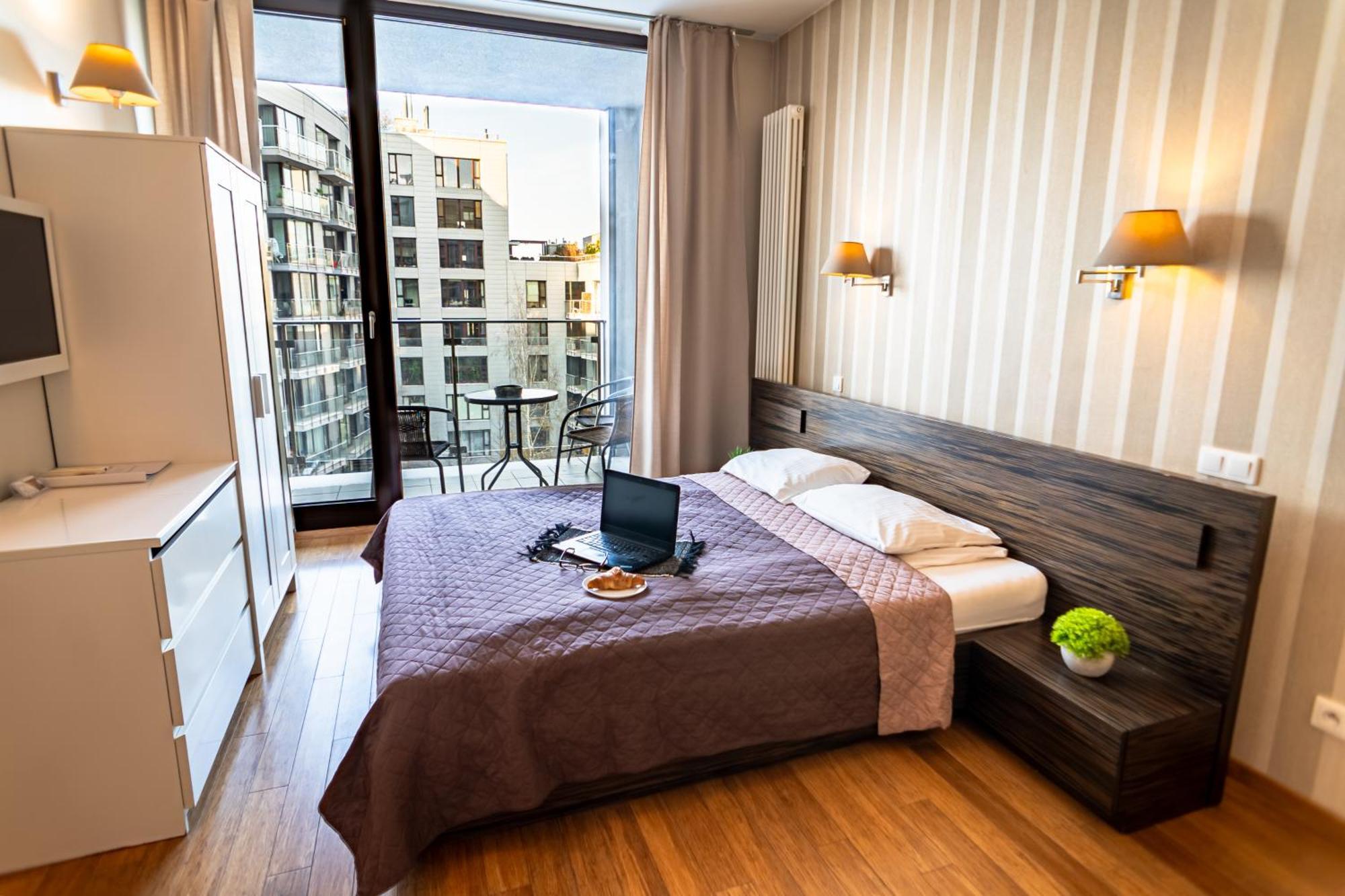 Triton Apartments Varsavia Esterno foto