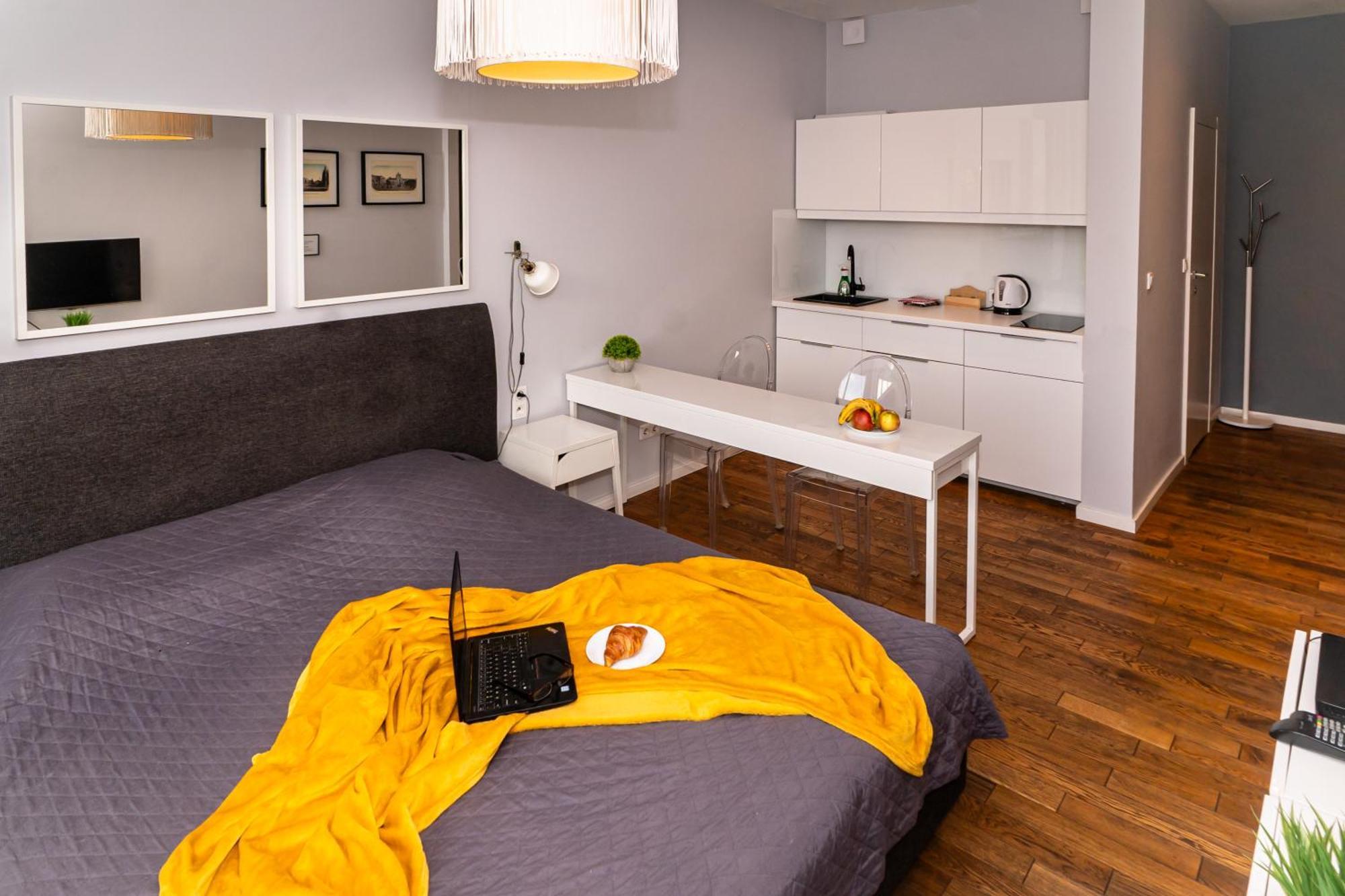 Triton Apartments Varsavia Esterno foto