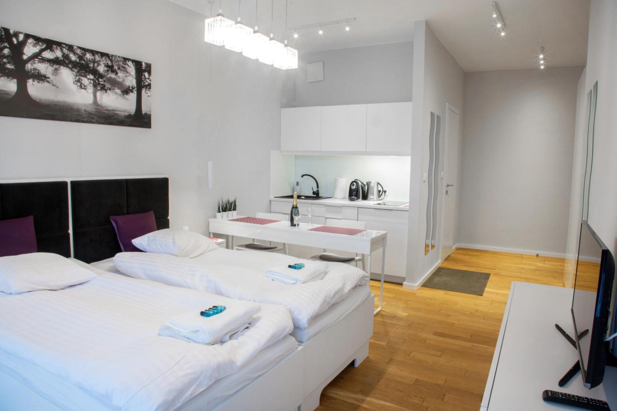 Triton Apartments Varsavia Esterno foto